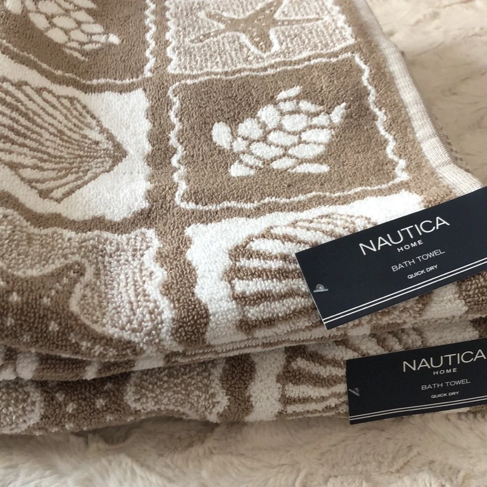 Nautica Beige and White Coastal Sea Life Bath Towels
